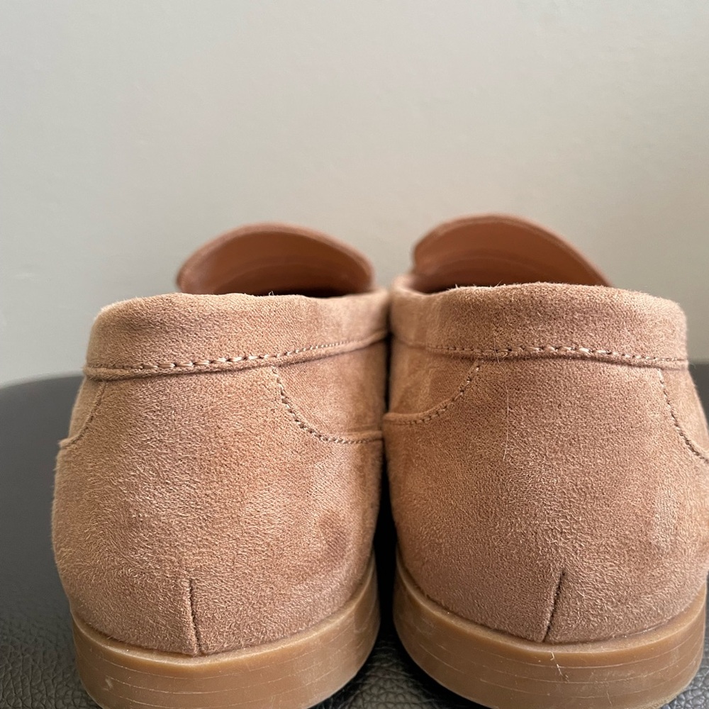 Flats - Picture 2 of 5